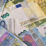 Curs valutar 28 septembrie 2026: Cât valorează un euro și un dolar