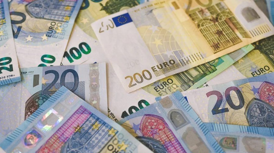 Peste 14,5 milioane de lei din fonduri externe, FURATE! CNA face peste 30 de percheziții în toată țara