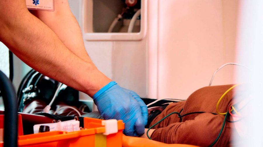 Intervenție contra cronometru la Șoldănești. Medicii de pe ambulanță au salvat viața unei femei de 91 de ani