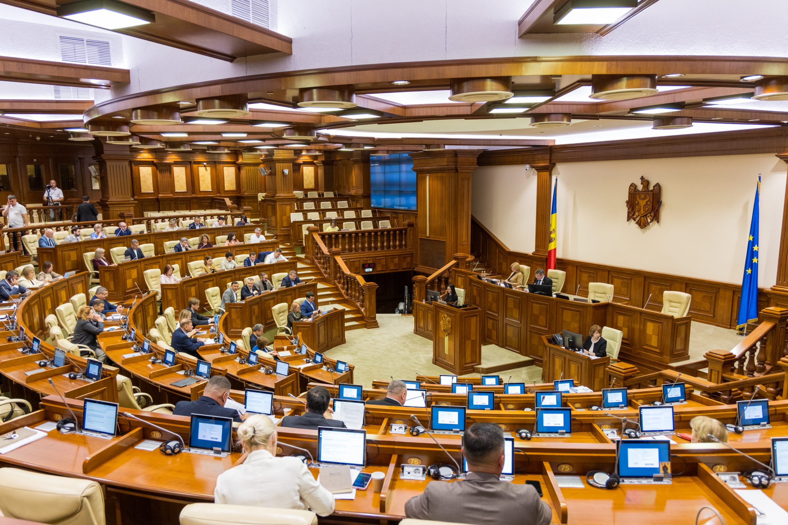Deputații se întrunesc pe 3 septembrie în prima ședință plenară din această sesiune