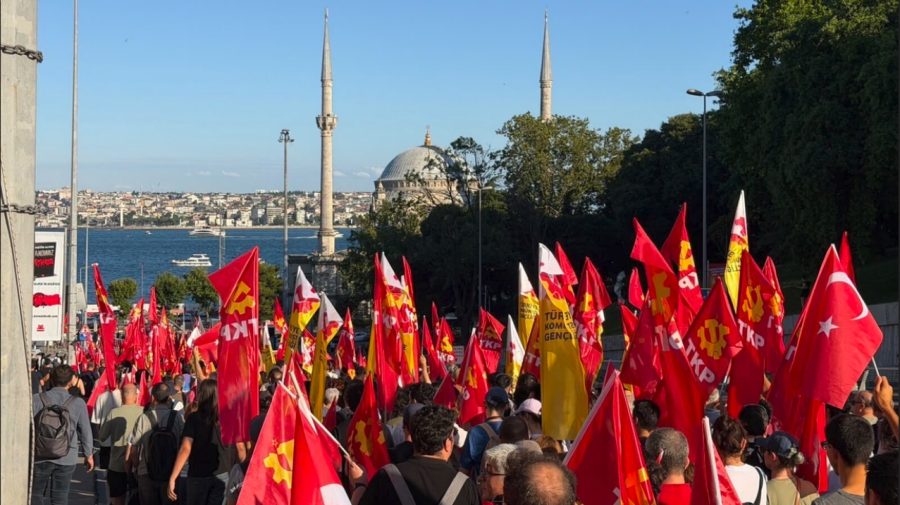 Protest anti-NATO în timp ce liderii Alianței se reunesc la Ankara. Poliția turcă a blocat manifestația