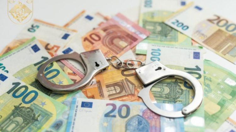Ar fi cerut 50.000 € pentru „soluții favorabile” în dosare penale: Un bărbat, condamnat pentru trafic de influență