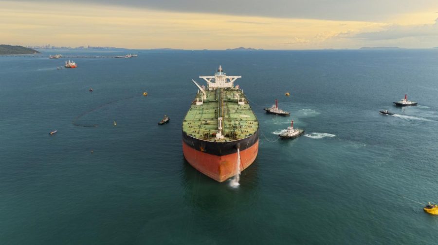 Traficul maritim prin Strâmtoarea Ormuz s-a prăbușit după noile schimburi de lovituri SUA-Iran