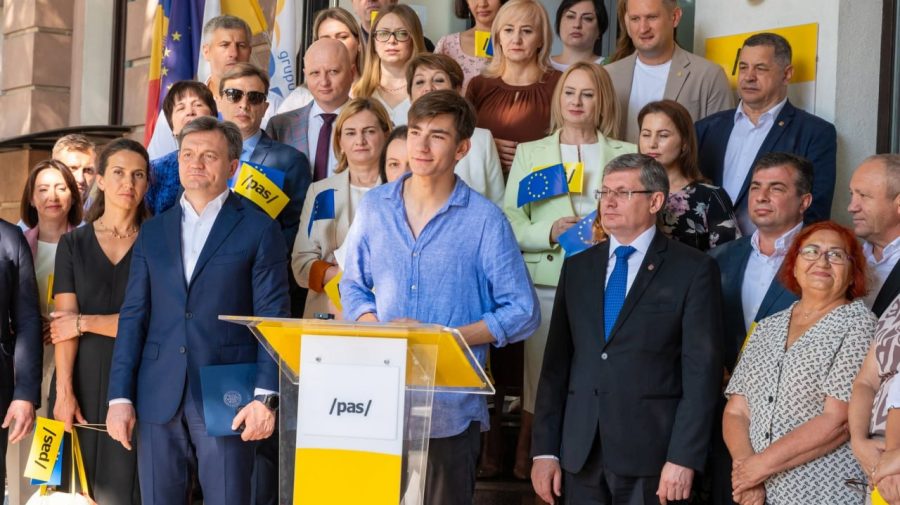 Cum un tânăr fără studii de licență, a obținut funcție la Ministerul Culturii și remunerare de 300.000