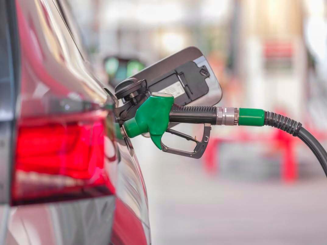 Peste șapte mii de tone de carburanți au ajuns în Moldova în două zile: Ce se întâmplă la benzinării