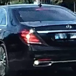 VIDEO A trecut pe roșu și a încălcat mai multe reguli în trafic: Șoferul unui Mercedes, sancționat de poliție