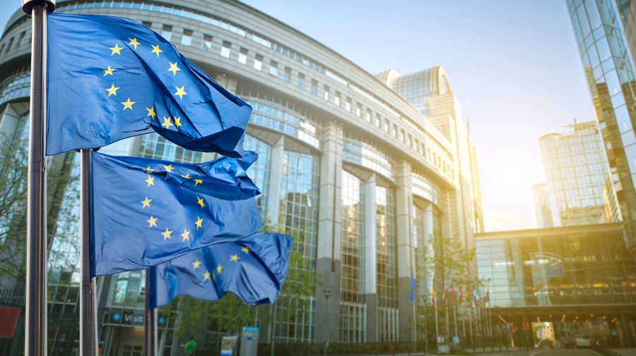 Ungaria și Slovacia, sprijinite de Comisia Europeană pentru a renunța la petrolul rusesc