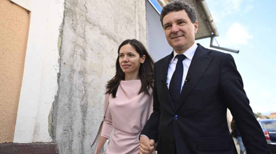 „În spiritul transparenței”. Nicușor Dan a făcut publice declarațiile de avere și de interese ale partenerei sale