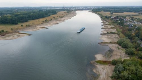 Imagini spectaculoase din satelit: Seceta a scos la iveală bancuri de nisip pe Rin, în Germania