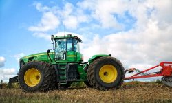 Bărbat din Hîncești, trimis după gratii, după ce a promis un permis de tractorist în schimbul a 1 200 de euro