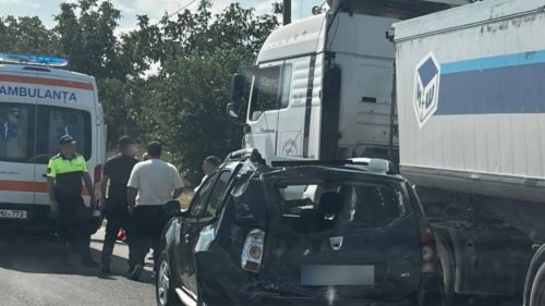Un automobil a fost lovit de un camion la Măgdăcești: Cum s-a produs accidentul