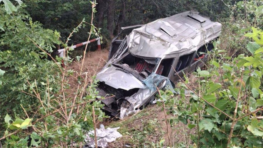 Șoferița care ar fi provocat accidentul grav de la Strășeni, soldat cu un mort și 15 răniți, a fost reținută