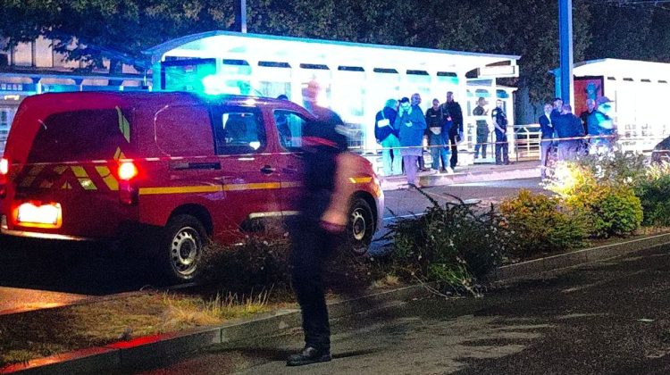 VIDEO Un șofer a intrat cu mașina într-un grup de pietoni în Franța: Un mort și zece răniți
