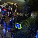 Cu permisul suspendat și beat la volan: un tânăr de 22 de ani, reținut după un accident