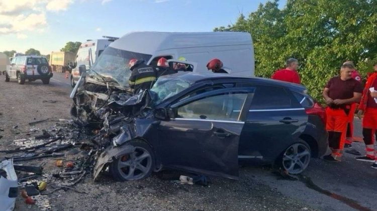 Impact mortal la Corlăteni: O femeie de 50 de ani a murit, iar un bărbat a ajuns la spital