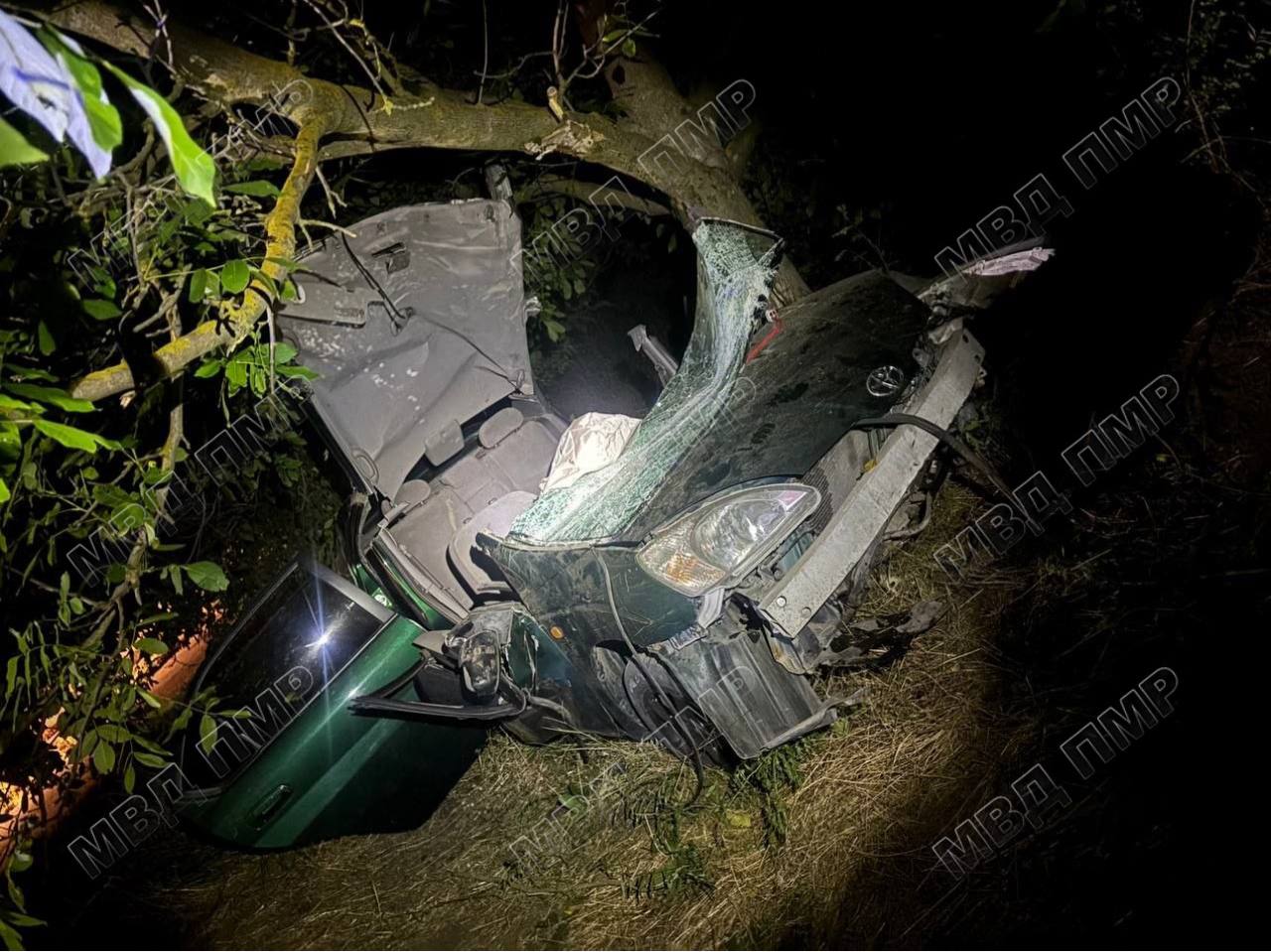 Fără permis la volan: un bărbat de 30 de ani a ajuns la reanimare după un accident grav