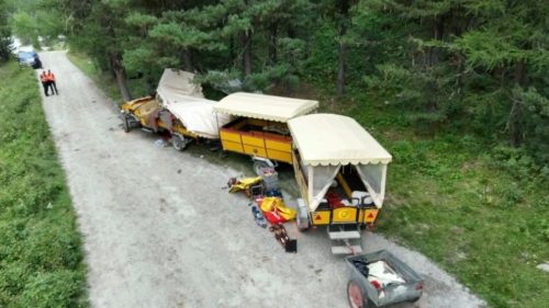 Accident grav de trăsură în Elveția: O femeie a murit, iar 12 turiști au ajuns la spital