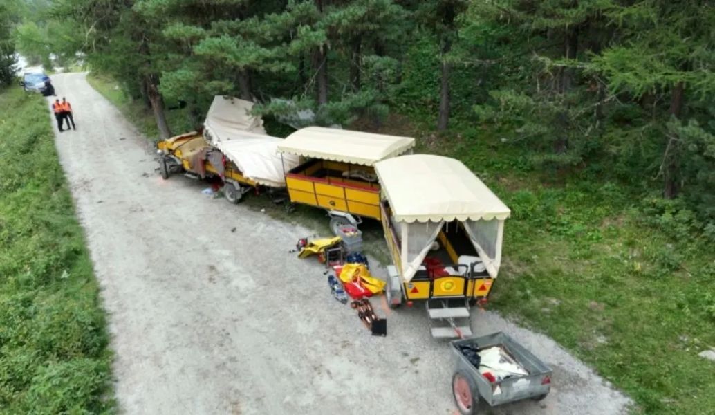 Accident grav de trăsură în Elveția: O femeie a murit, iar 12 turiști au ajuns la spital