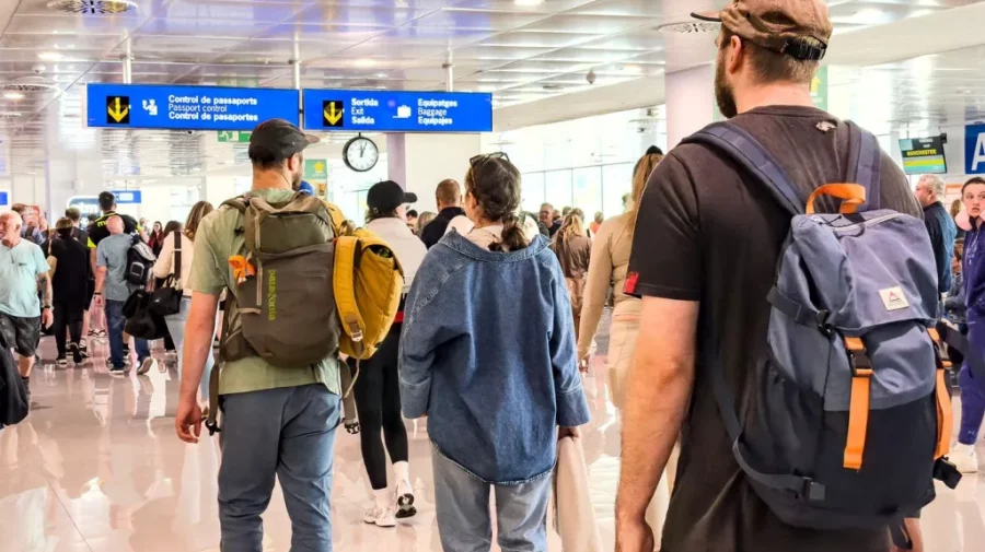 Ce s-a întâmplat în prima zi după ce Spania a început să verifice călătorii din Italia: Primele cifre de pe aeroporturi