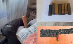 VIDEO Arme și muniții, găsite ascunse sub pat: Percheziții în nordul țării la domiciliile a patru persoane