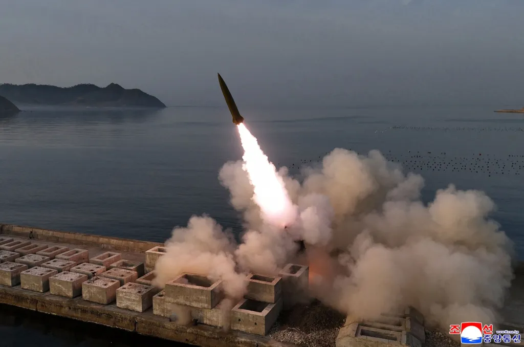 Trump anunță o întâlnire cu Kim Jong Un și dezvăluie că Phenianul are 57 de arme nucleare