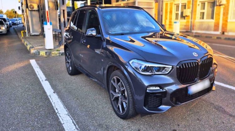 FOTO, VIDEO Un bărbat a cumpărat în Moldova BMW de 60.000 de euro. Ce a aflat la vamă l-a lăsat fără cuvinte