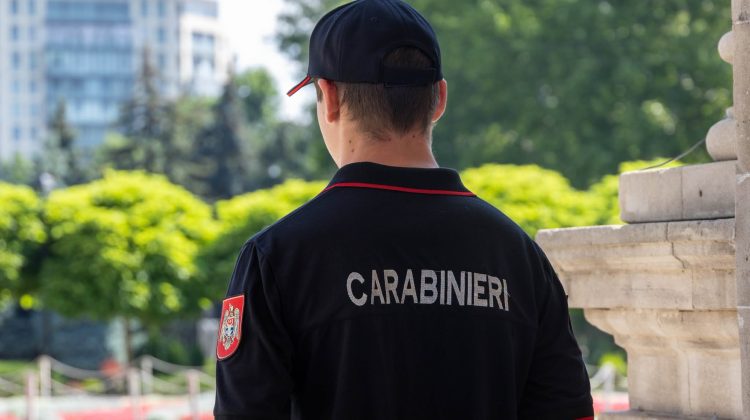 Trei copii, găsiți pe străzile Chișinăului, în toiul nopții. Au fost duși la inspectorat