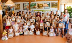 Peste 54.000 de rechizite colectate și 868 de copii pregătiți de școală. Rezultatele campaniei „Vreau și eu să învăț”