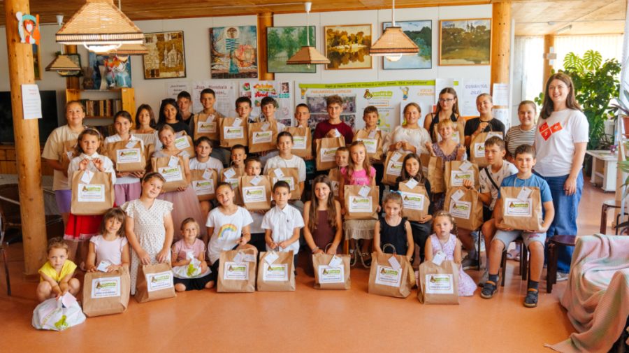Peste 54.000 de rechizite colectate și 868 de copii pregătiți de școală. Rezultatele campaniei „Vreau și eu să învăț”