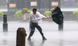 Un taifun-monstru a lovit China. Cod roșu, aproape un milion de oameni evacuați și mii de zboruri anulate