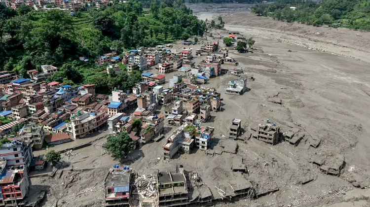Bilanț devastator al inundațiilor de la granița Nepalului cu China: cel puțin 750 de morți și peste 3.000 de dispăruți