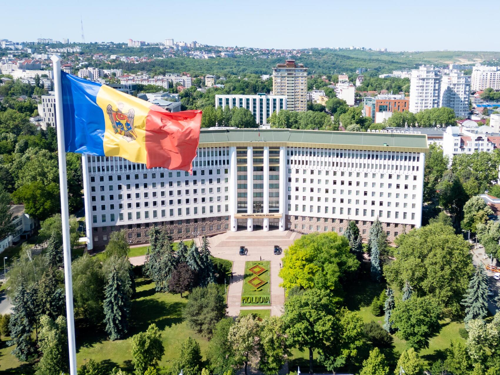 Vacanța deputaților, întreruptă: Parlamentul ar putea fi convocat în sesiune extraordinară
