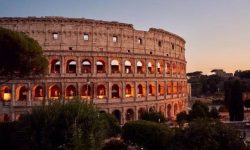 Colosseumul din Roma prelungește tururile nocturne. Programul ar putea continua până în septembrie