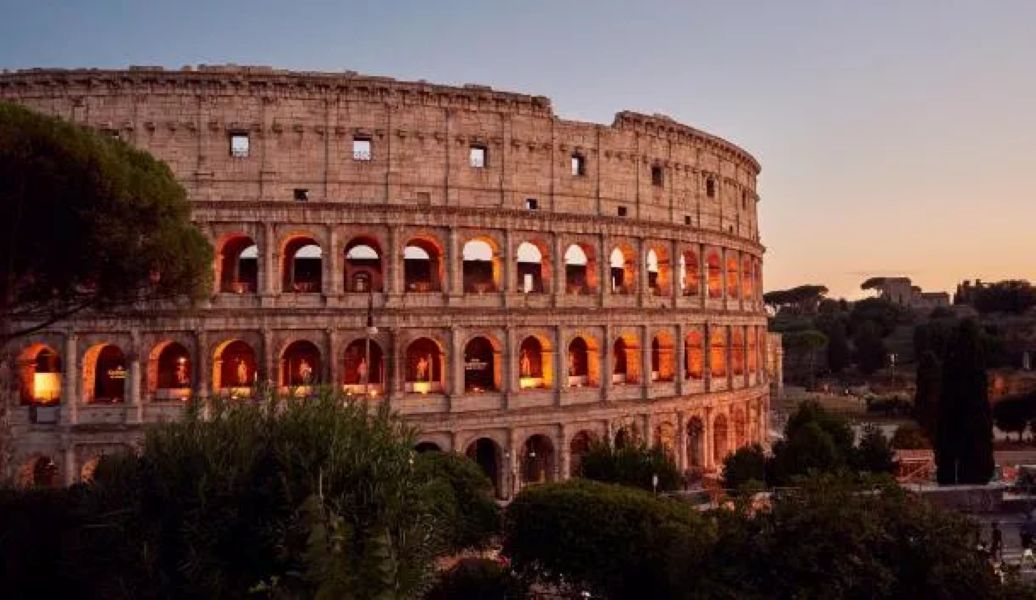 Colosseumul din Roma prelungește tururile nocturne. Programul ar putea continua până în septembrie