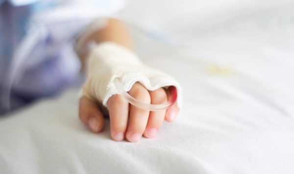 Un copil a căzut de la etajul patru al unui bloc din Bender. Se află în stare gravă