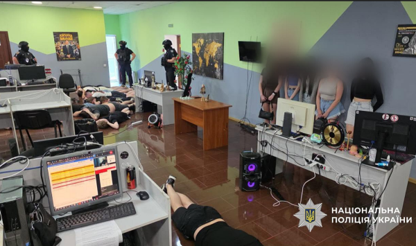 ”Suntem de la bancă”: 94 de call-centre de escroci depistate în Ucraina. Scenariile trase la indigo cu cele din Moldova