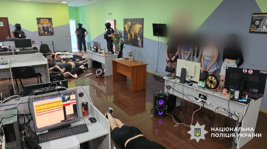 ”Suntem de la bancă”: 94 de call-centre de escroci depistate în Ucraina. Scenariile trase la indigo cu cele din Moldova