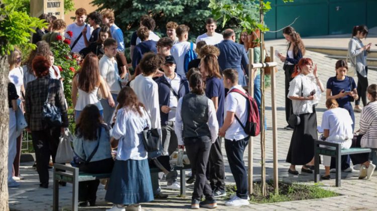 S-a încheiat prima etapă de admitere la liceu. Aproape toate locurile la profilul real, ocupate