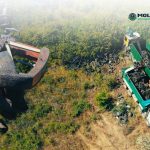 Un teren sufocat de anvelope abandonate, curățat în urma unei intervenții voluntare a A.P. Moldcontrol