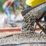 Războiul cimentului: Ucraina vinde ieftin în Moldova, dar ține cimentul moldovenesc la poartă cu o taxă de 94%