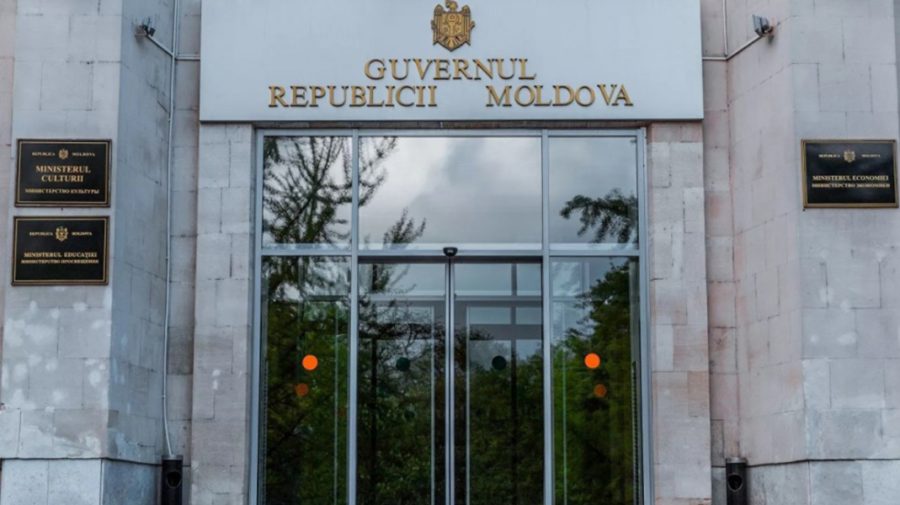 Guvernul promite soluții „în cel mai scurt timp” pentru profesori, cu o zi înainte de protest