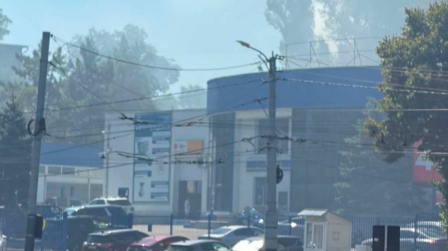 VIDEO Flăcări pe strada Muncești din capitală. Ce arde