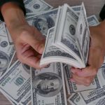 Tot mai mulți milionari în Moldova: Cel mai tânăr are doar 16 ani. De unde provin veniturile celor mai bogați cetățeni