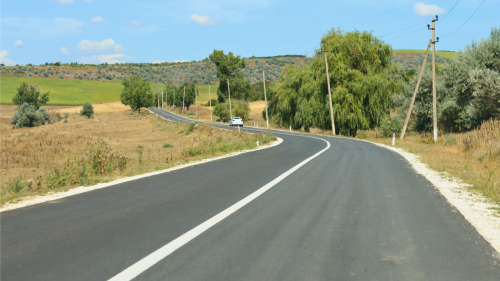 FOTO Peste 31 de milioane de lei pentru reabilitarea unui drum regional din Fălești: Au fost reparați 8,5 km