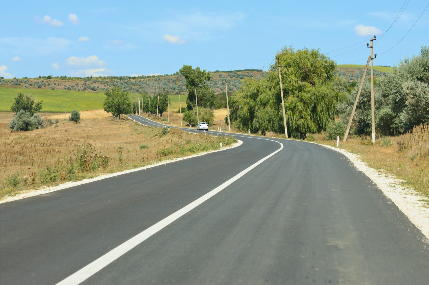 FOTO Peste 31 de milioane de lei pentru reabilitarea unui drum regional din Fălești: Au fost reparați 8,5 km