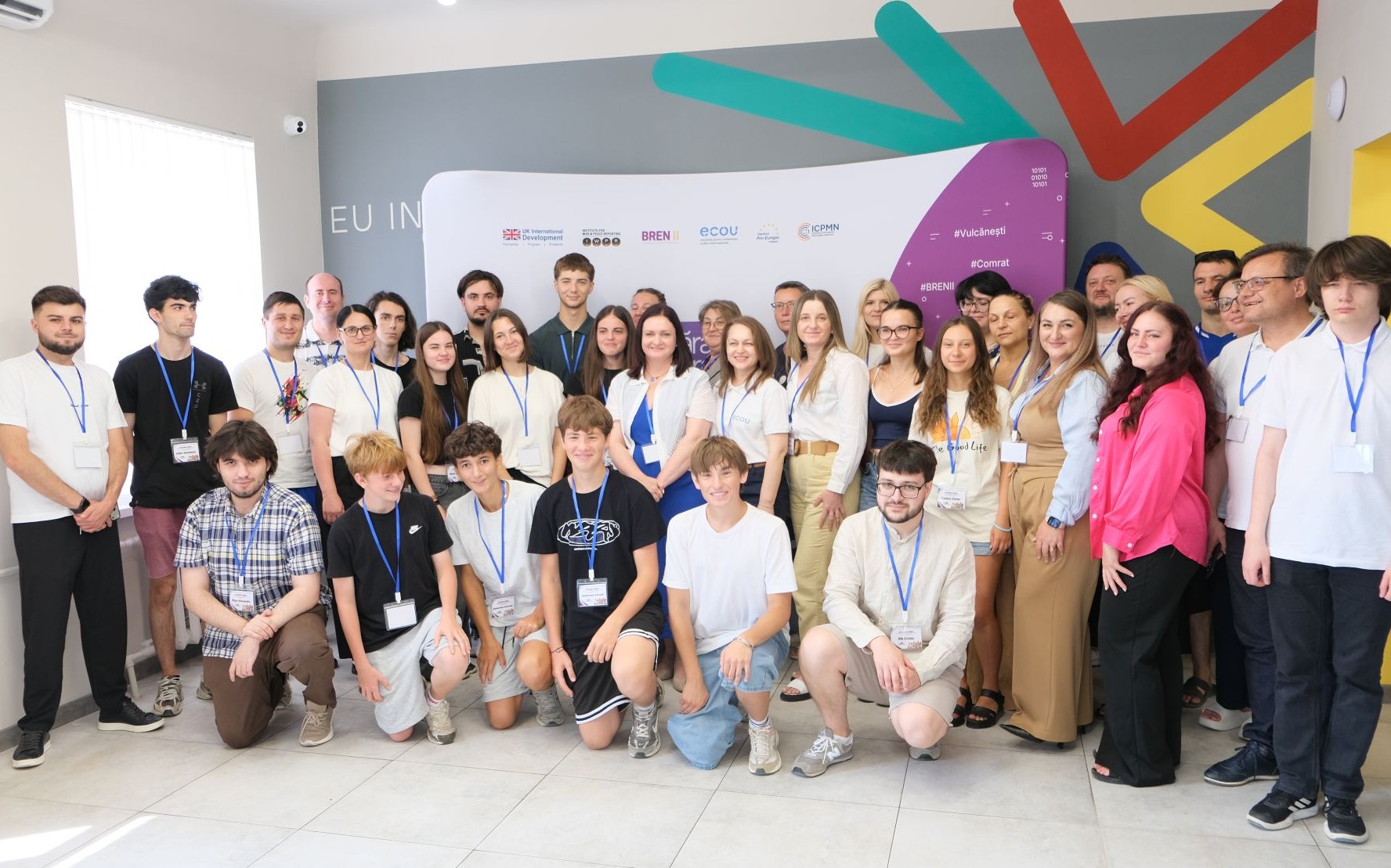 FOTO Șase echipe au transformat ideile în soluții digitale la primul Hackathon Regional