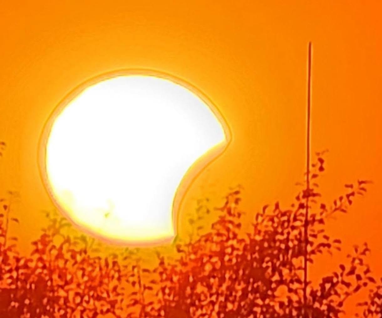 VIDEO Eclipsa totală de Soare a făcut spectacol în Europa, pentru prima dată după 27 de ani