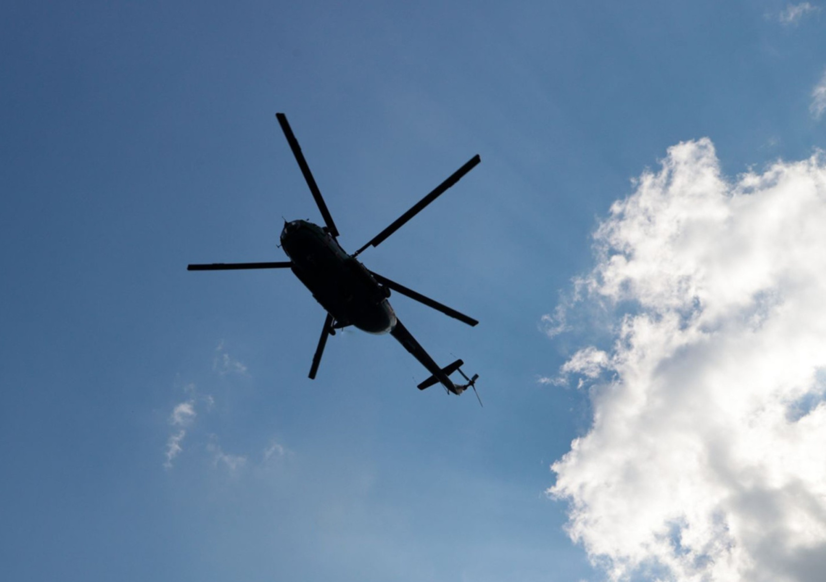 VIDEO Elicopter prăbușit pe o insulă turistică din Grecia: Trei persoane au murit