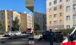 Mașina unui locotenent-colonel rus, aruncată în aer la Petersburg. În vehicul se afla militarul și soția sa