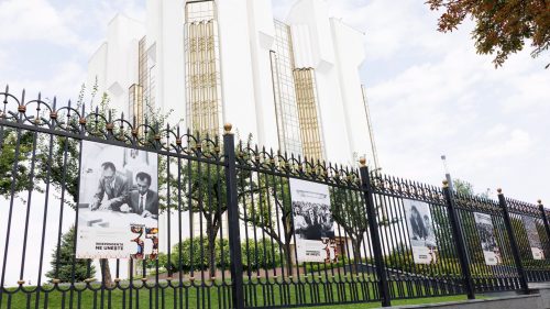 FOTO Expoziție fotografică dedicată zilei istorice de 27 august 1991, inaugurată la Președinție